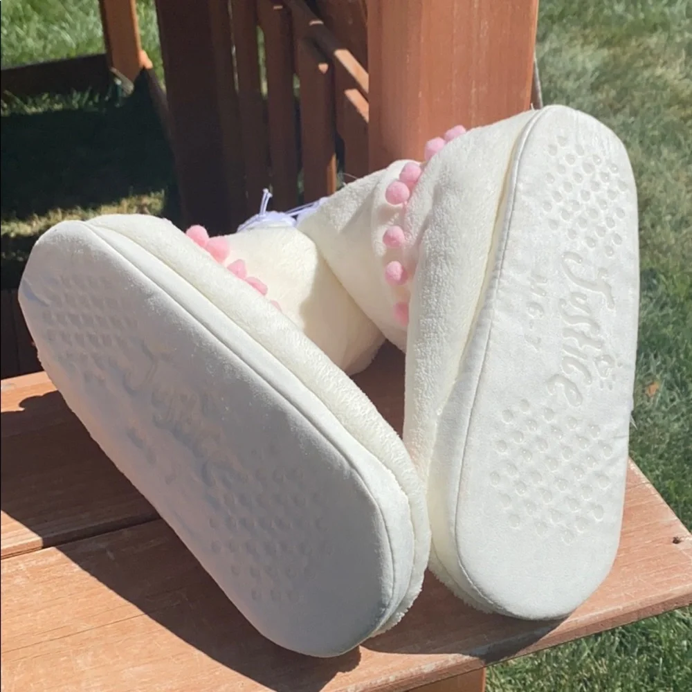 Llama slipper booties
